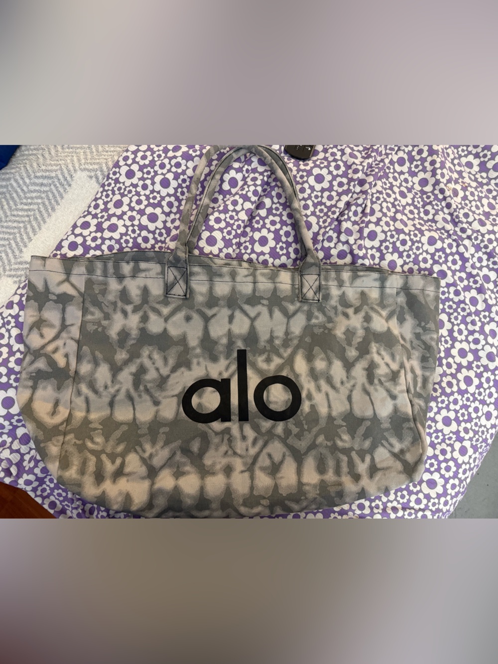 Alo Gray Oversized Tie-Dye Shopper Canvas Tote EUC - Picture 2 of 4